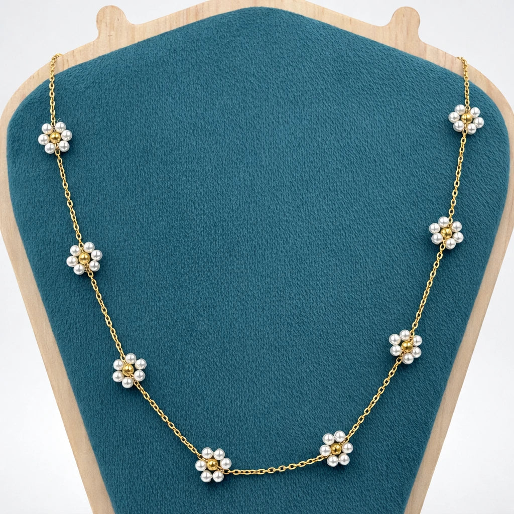 Daisy Bloom Necklace