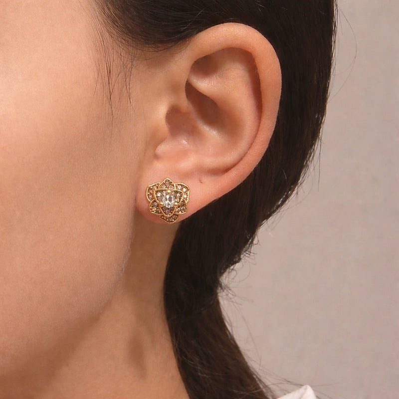 Flower Diamond Stud Earring for women | Kishori anti-tarnish ring